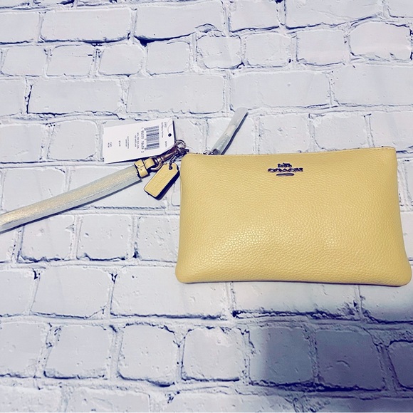 Coach Handbags - ✨ BNWT AUTHENTIC COACH WRISTLET!